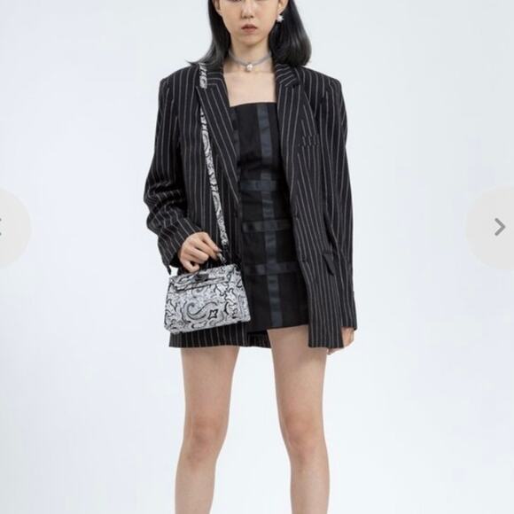 Danielle Guizio Oversized Black Pinstripe Blazer Classic Minimalist Quiet Luxury - Picture 7 of 16